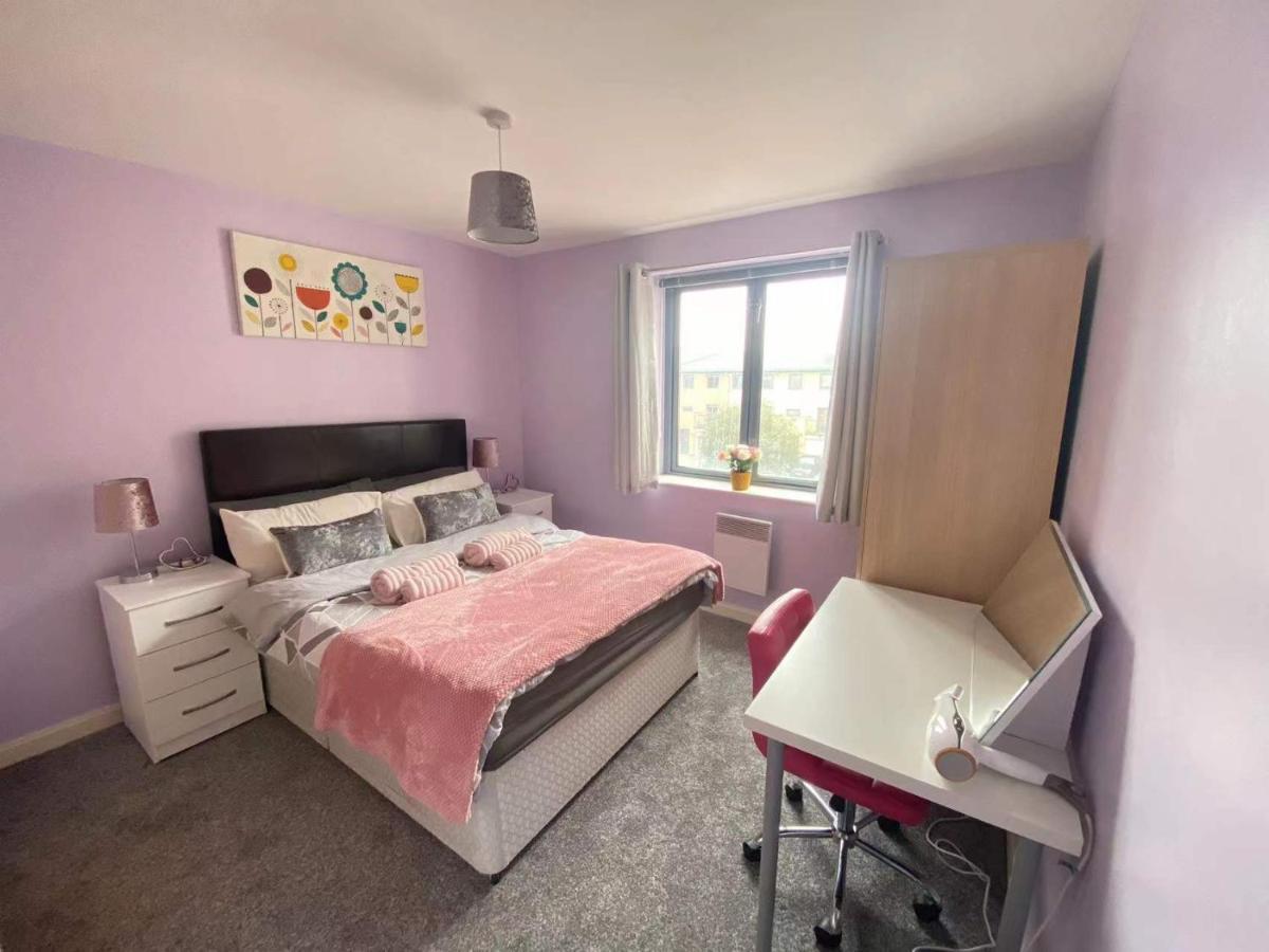 Lovely 2-Bedrooms Apartment Step To The Beach Swansea Eksteriør billede