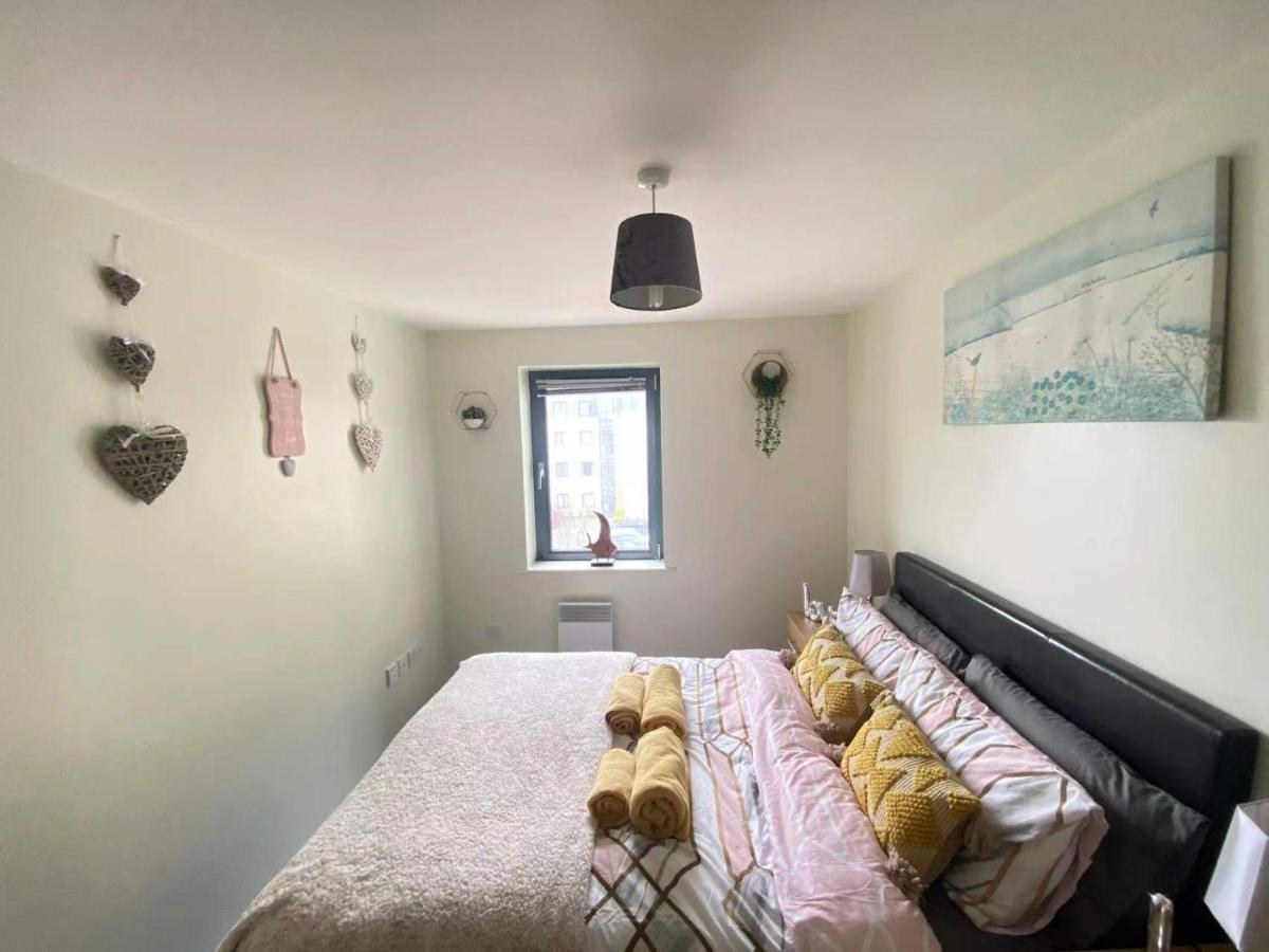 Lovely 2-Bedrooms Apartment Step To The Beach Swansea Eksteriør billede